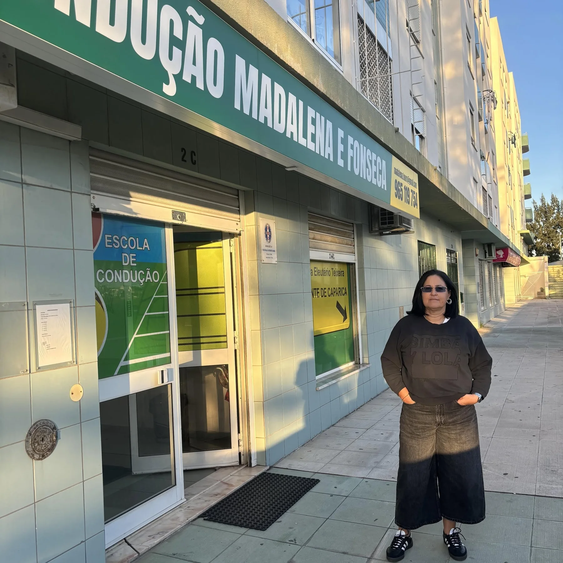 Fachada atual da Escola de Condução Madalena e Fonseca no Monte da Caparica